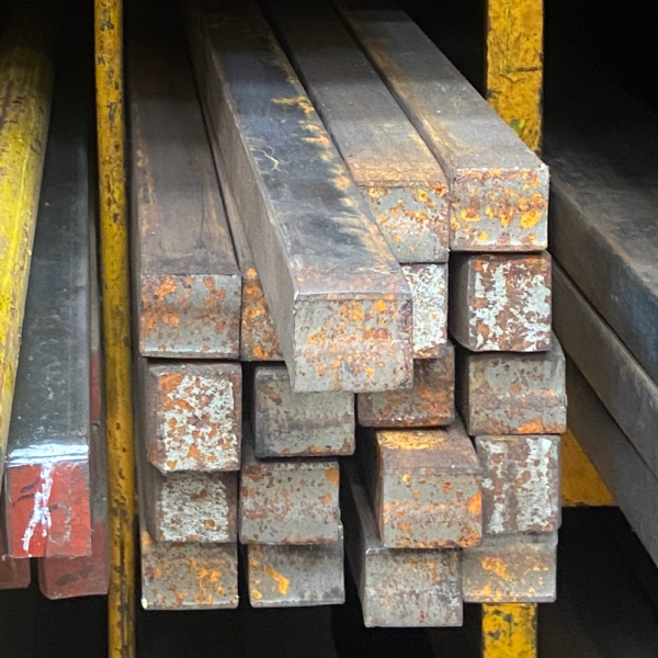 Cuadrado laminado SAE 1045
